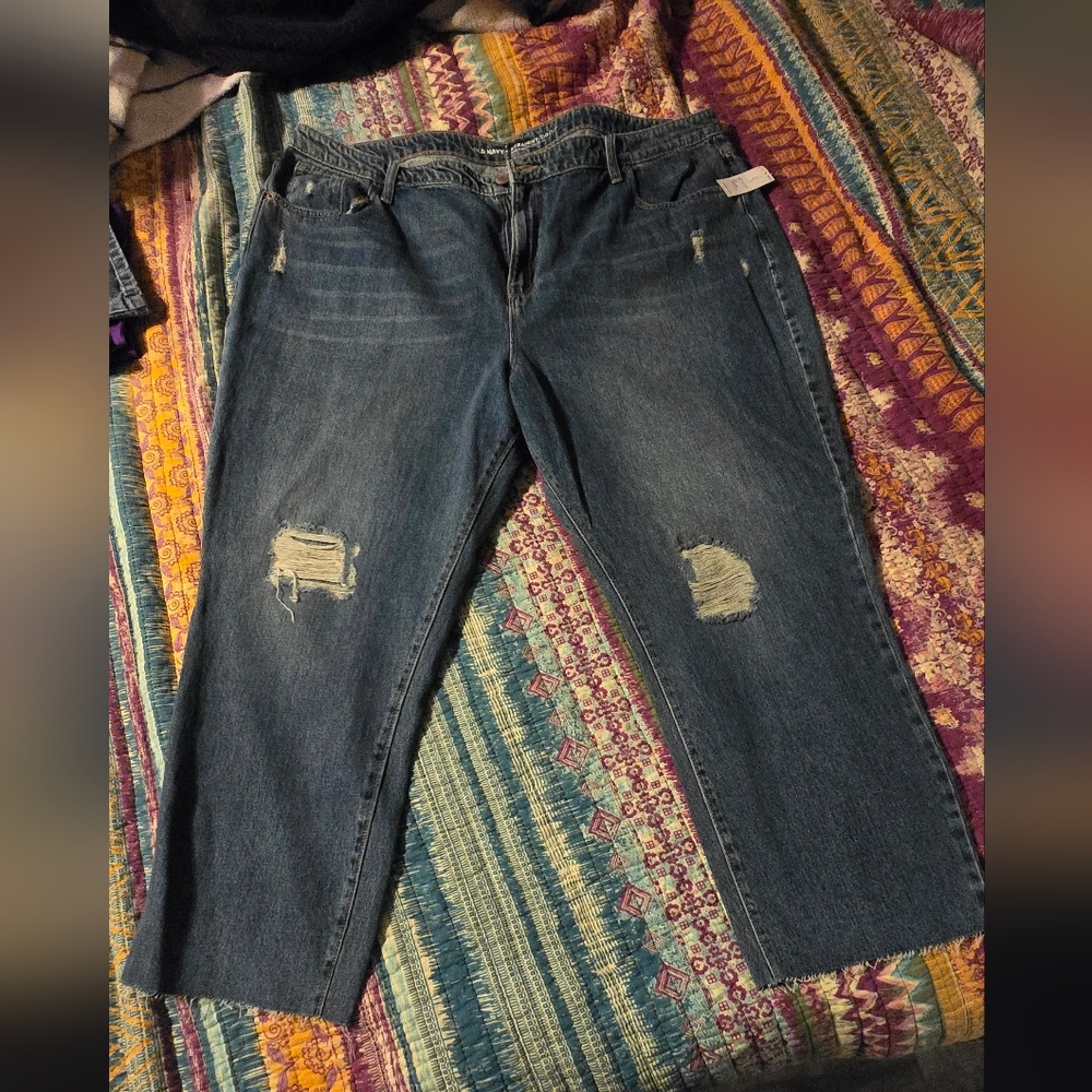 Old Navy Straight Capri NWT